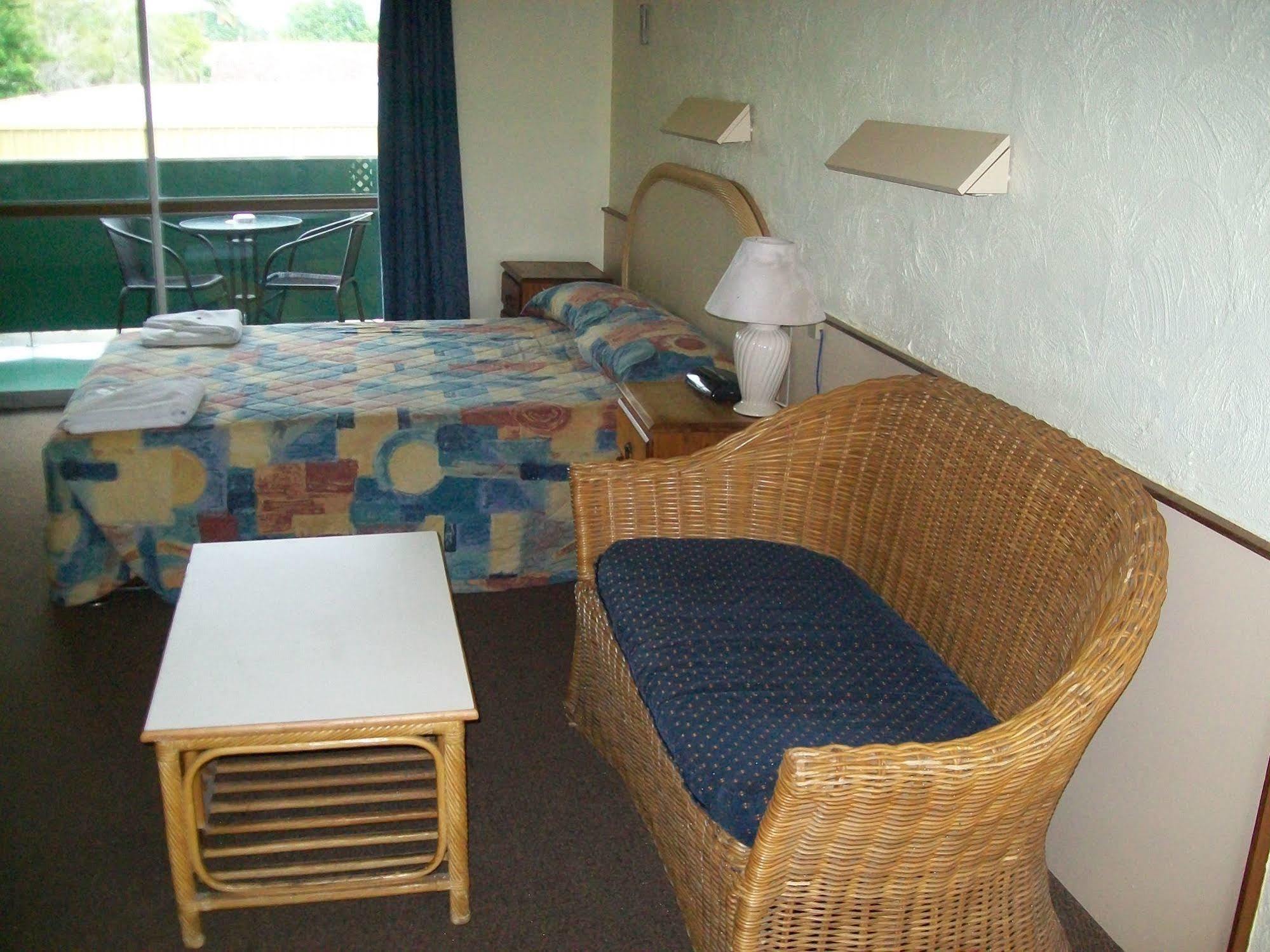 Sun Plaza Motel - Mackay Exterior photo