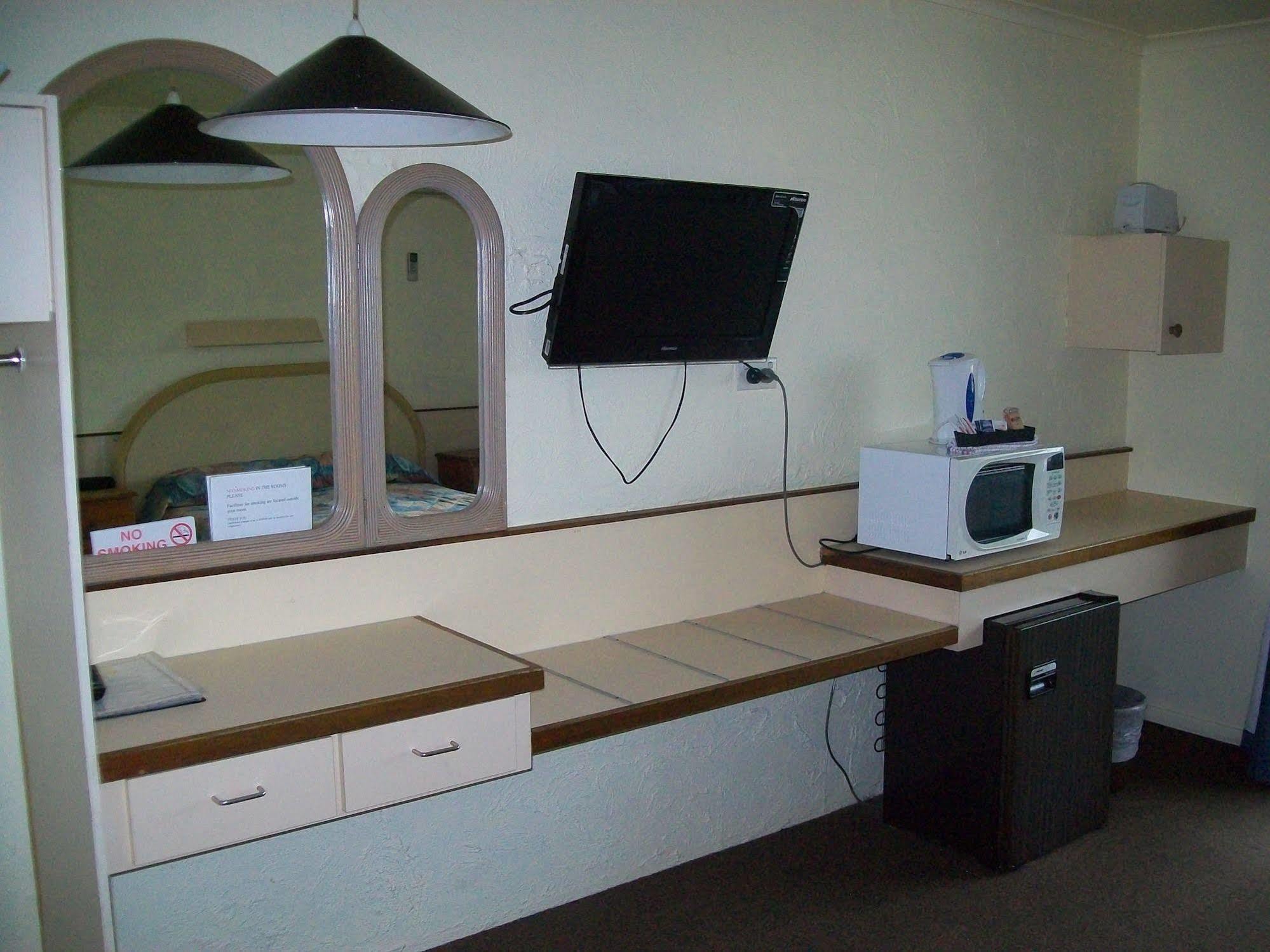 Sun Plaza Motel - Mackay Exterior photo