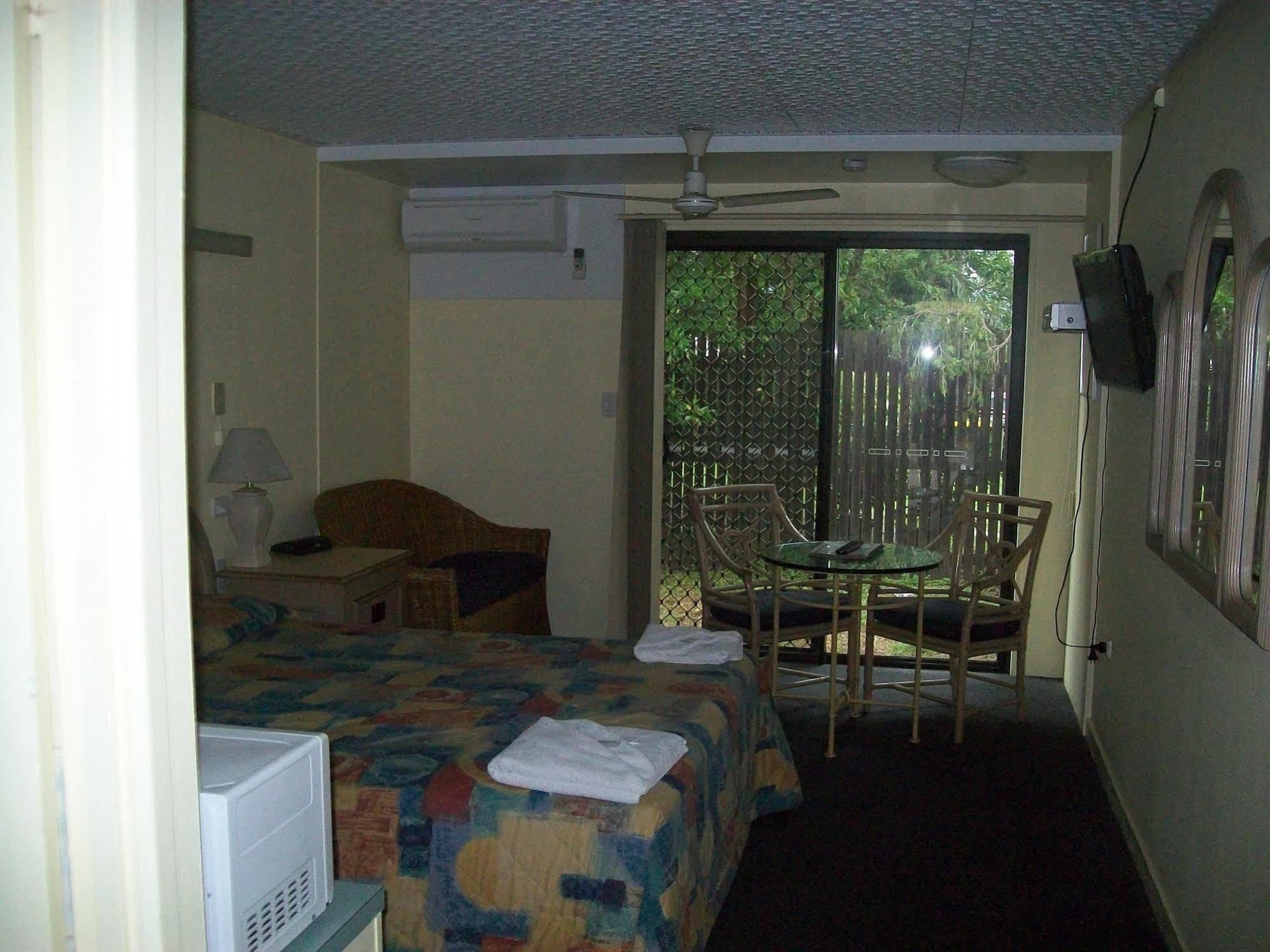 Sun Plaza Motel - Mackay Exterior photo